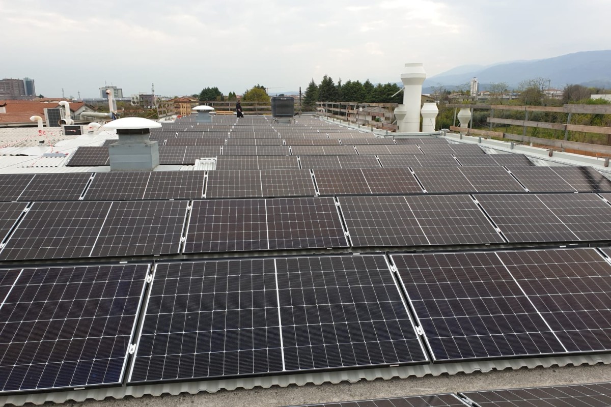 Impianto fotovoltaico ottimizzati potenza 75 Kwp - Settore industria